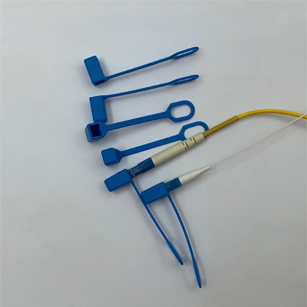 What are the methods for networking surveillance splitters 